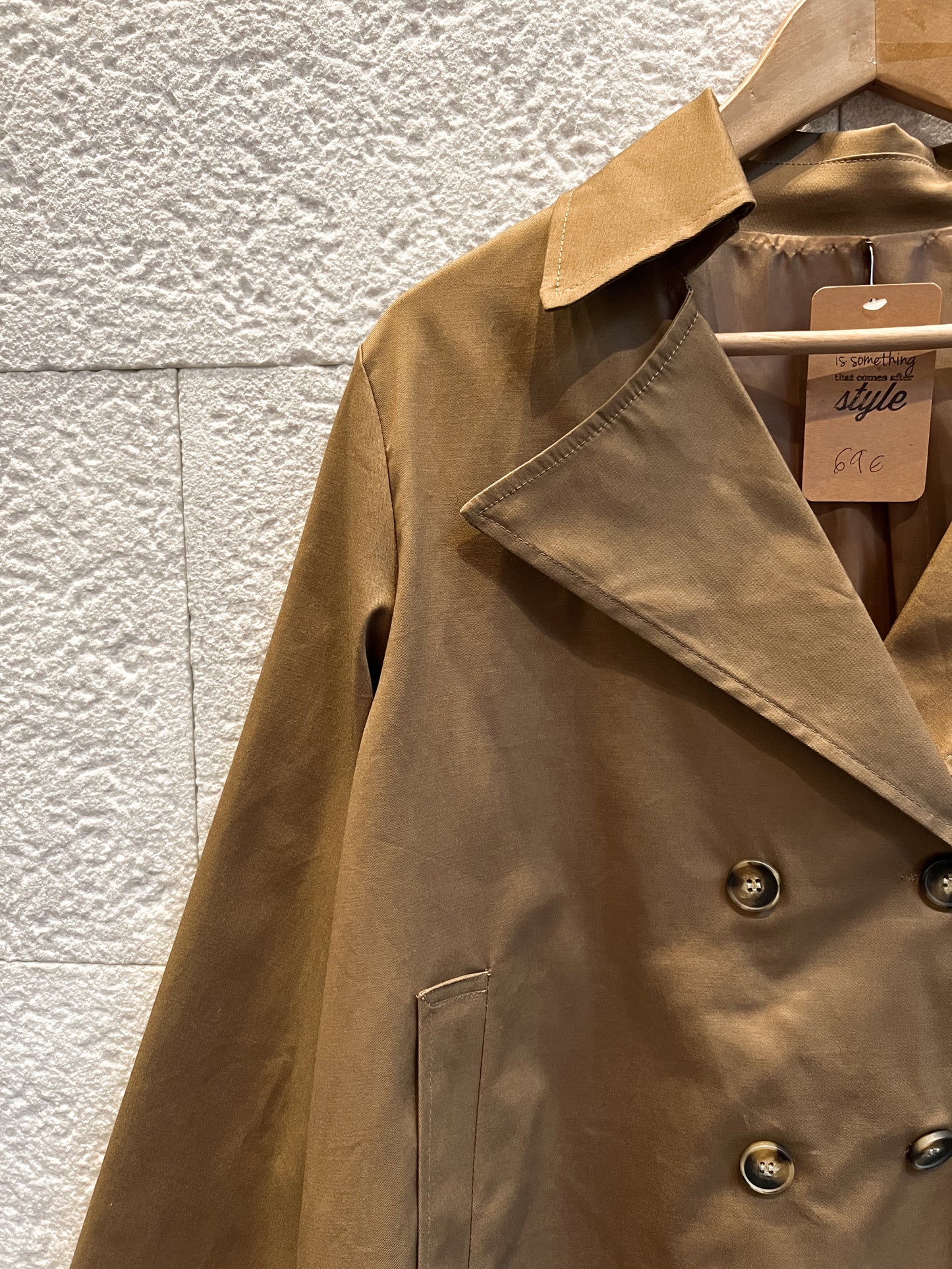 Trench corto